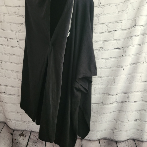 Lululemon Poncho - Picture 4 of 6